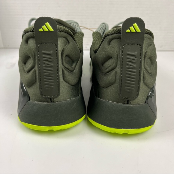 Athletic_Shoes